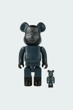 400% + 100% Bearbrick Squid Game Frontman - figurine | Noir*ARTOYZ Best