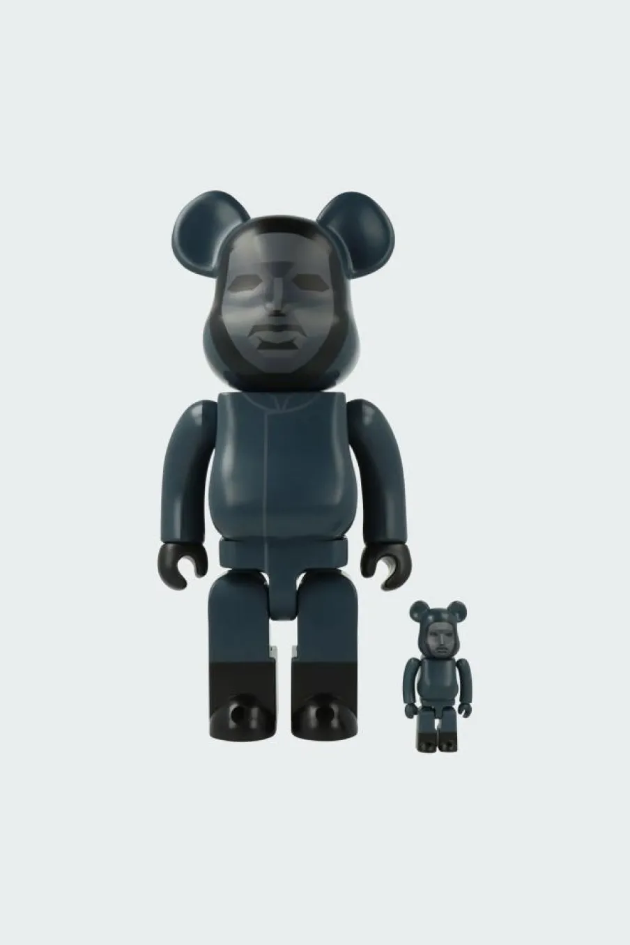 400% + 100% Bearbrick Squid Game Frontman - figurine | Noir*ARTOYZ Best