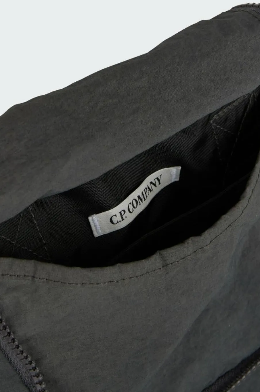 PLAIN PAPER TOUCH SHOULDER BAG - Sac bandouilière | Gris*C.P. COMPANY